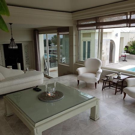 Maison D'Hotes Dar Ennassim La Marsa Ruang foto