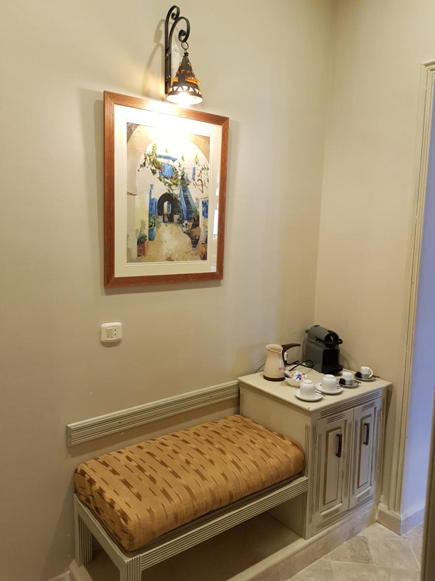 Maison D'Hotes Dar Ennassim La Marsa Ruang foto