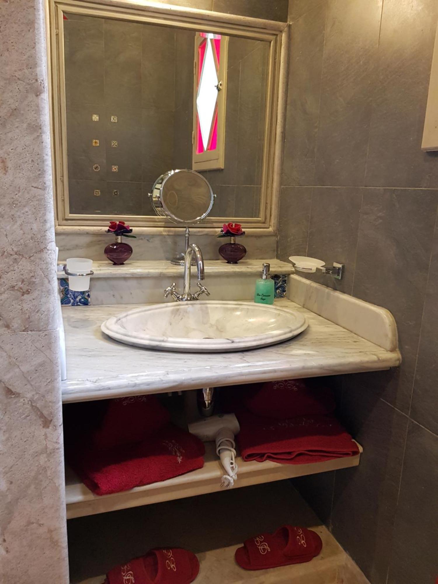 Maison D'Hotes Dar Ennassim La Marsa Ruang foto