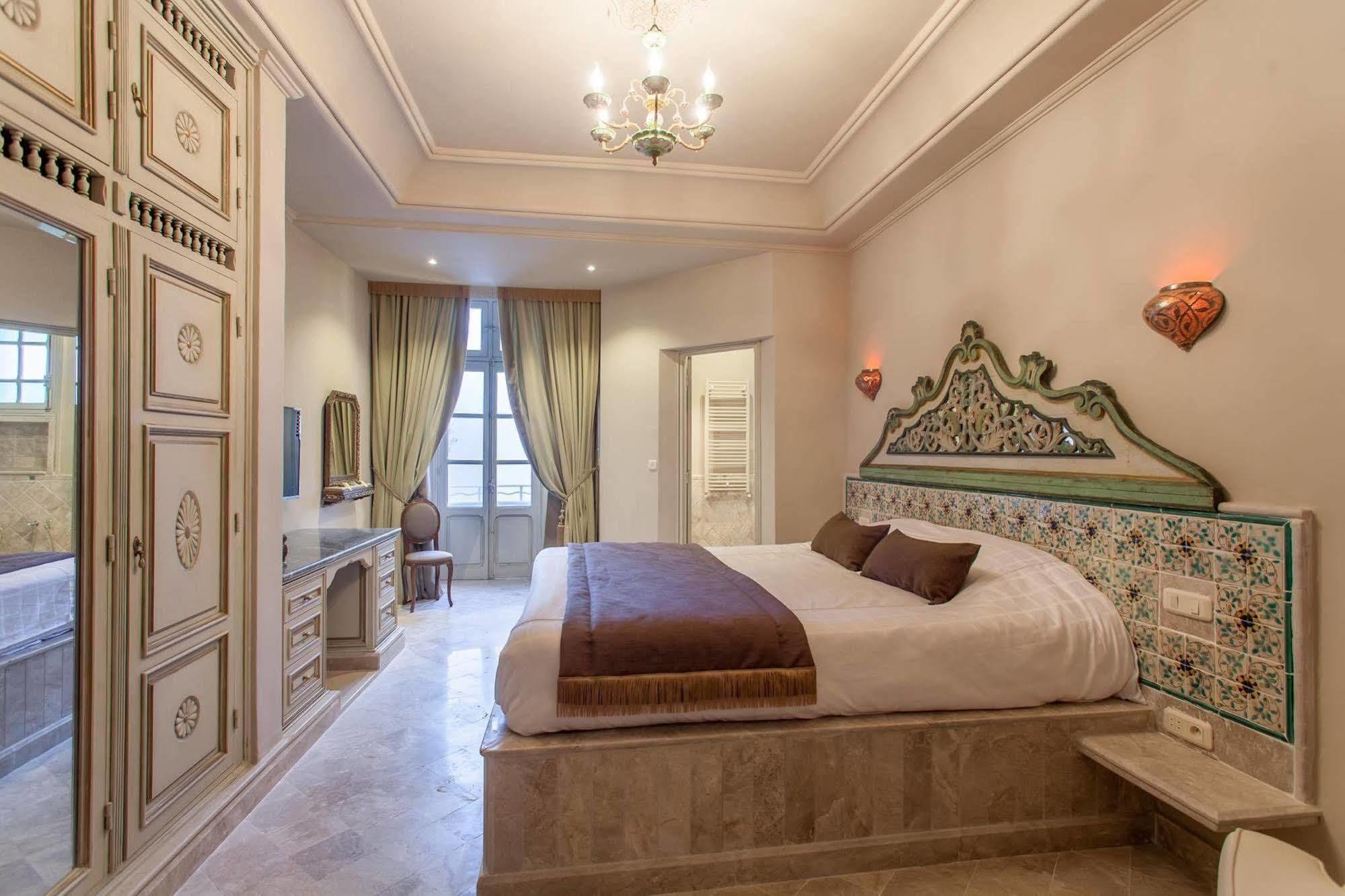 Maison D'Hotes Dar Ennassim La Marsa Bagian luar foto