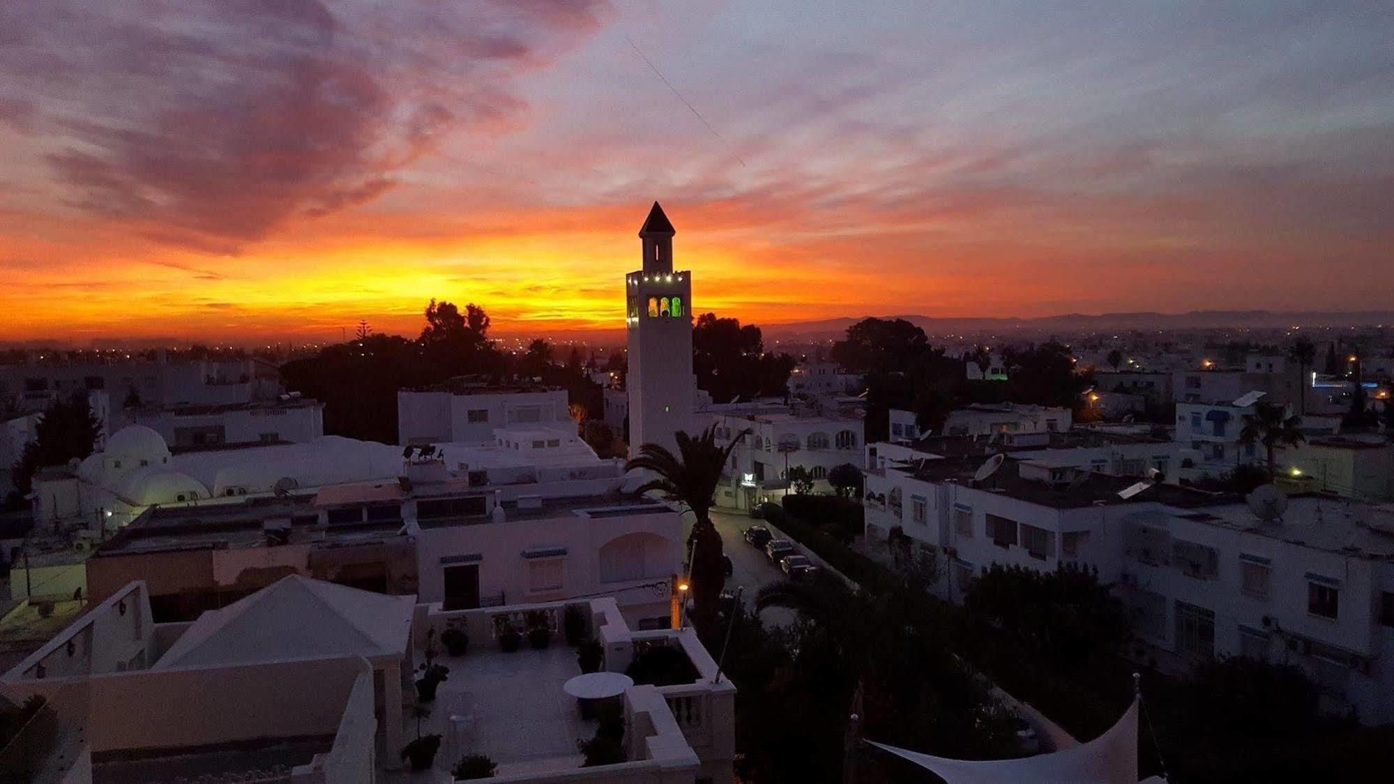Maison D'Hotes Dar Ennassim La Marsa Bagian luar foto